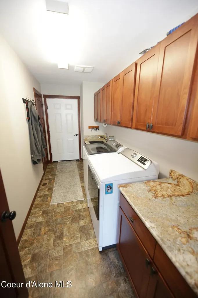 4525 E Rosemont Drive Athol ID 83801