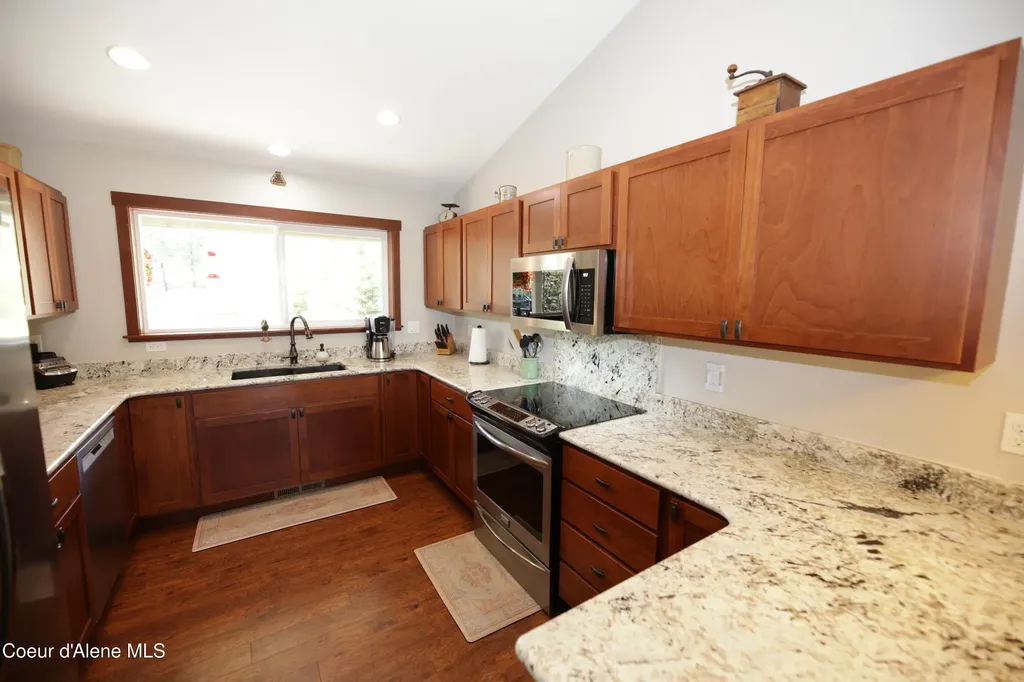 4525 E Rosemont Drive Athol ID 83801