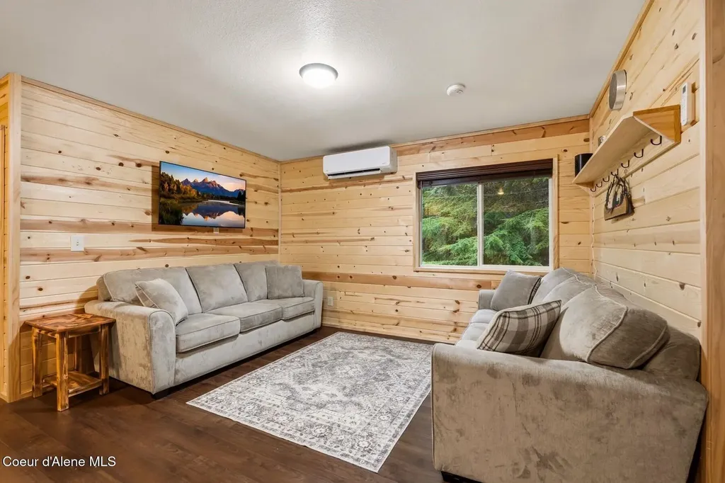 354 Fall Creek Road Naples ID 83847