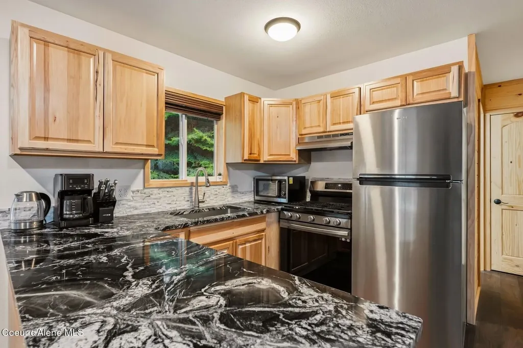 354 Fall Creek Road Naples ID 83847