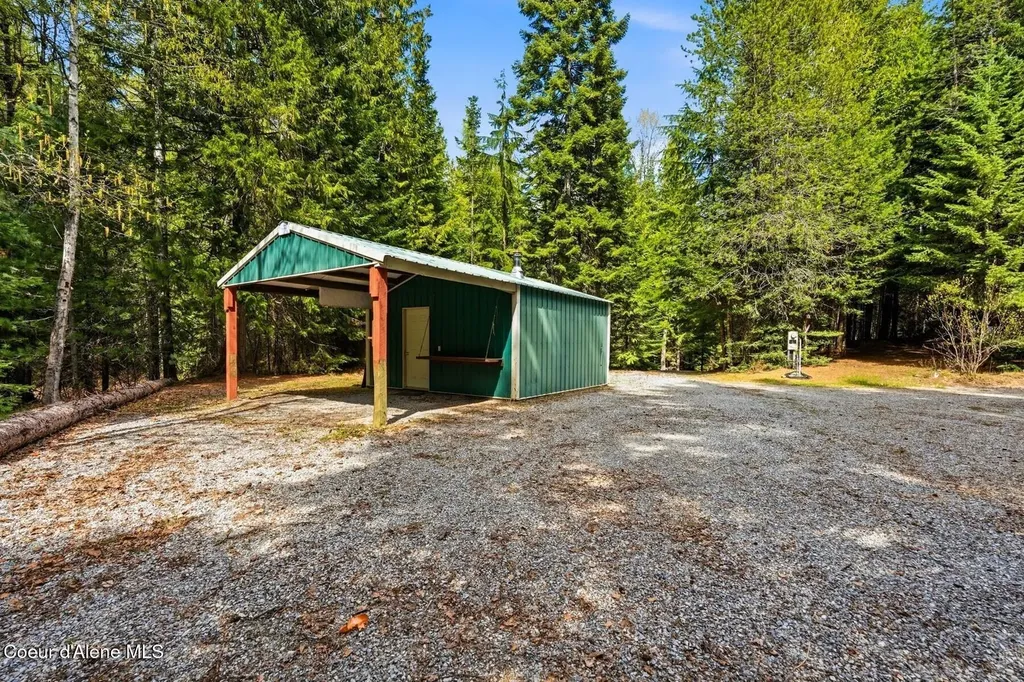 354 Fall Creek Road Naples ID 83847