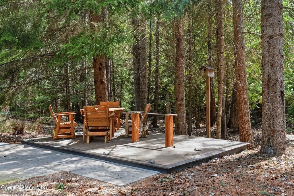 354 Fall Creek Road Naples ID 83847