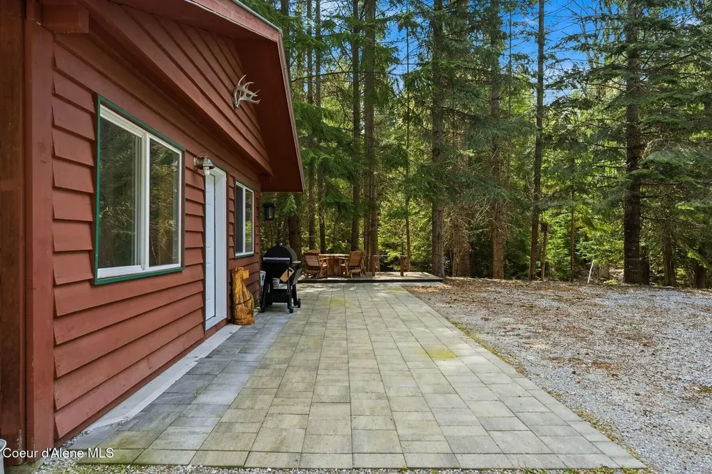 354 Fall Creek Road Naples ID 83847
