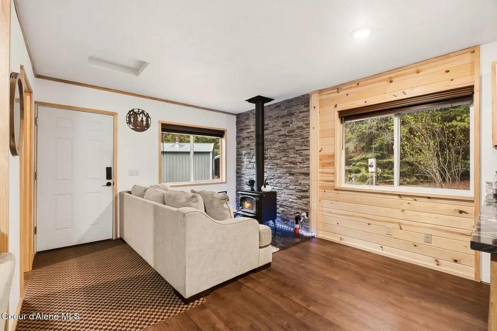 354 Fall Creek Road Naples ID 83847