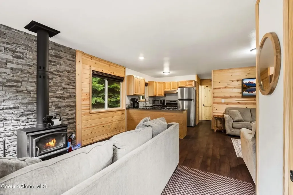 354 Fall Creek Road Naples ID 83847