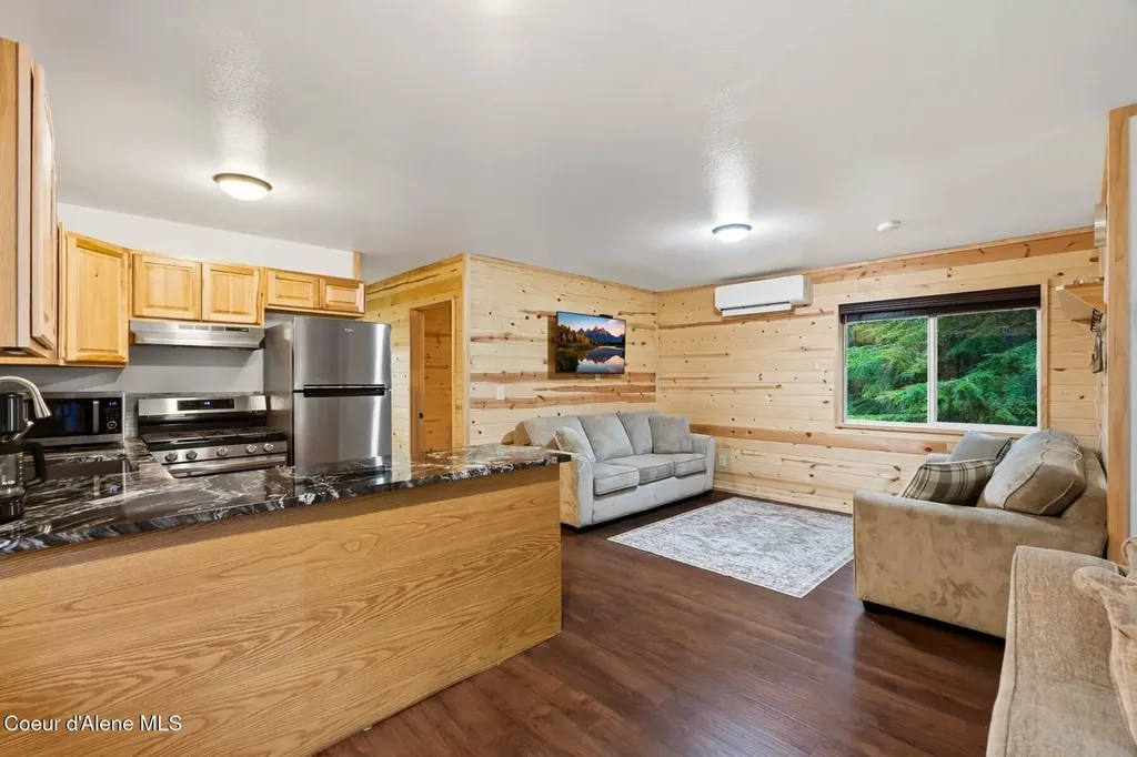 354 Fall Creek Road Naples ID 83847