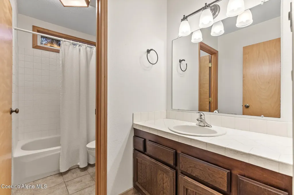 1309 Metaline Lane Sandpoint ID 83864