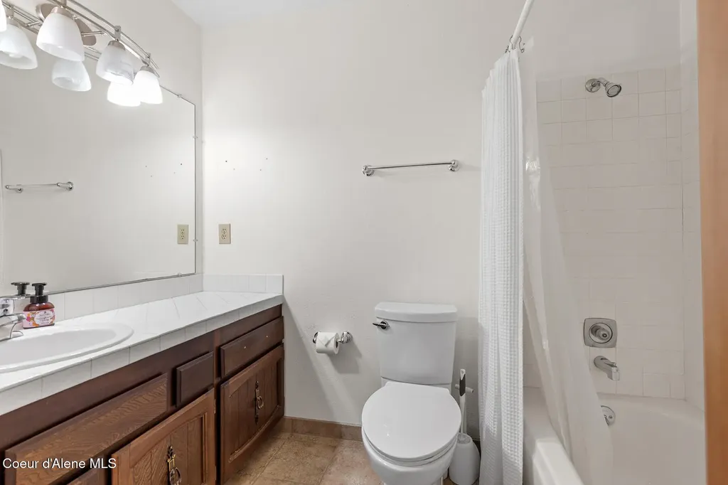 1309 Metaline Lane Sandpoint ID 83864