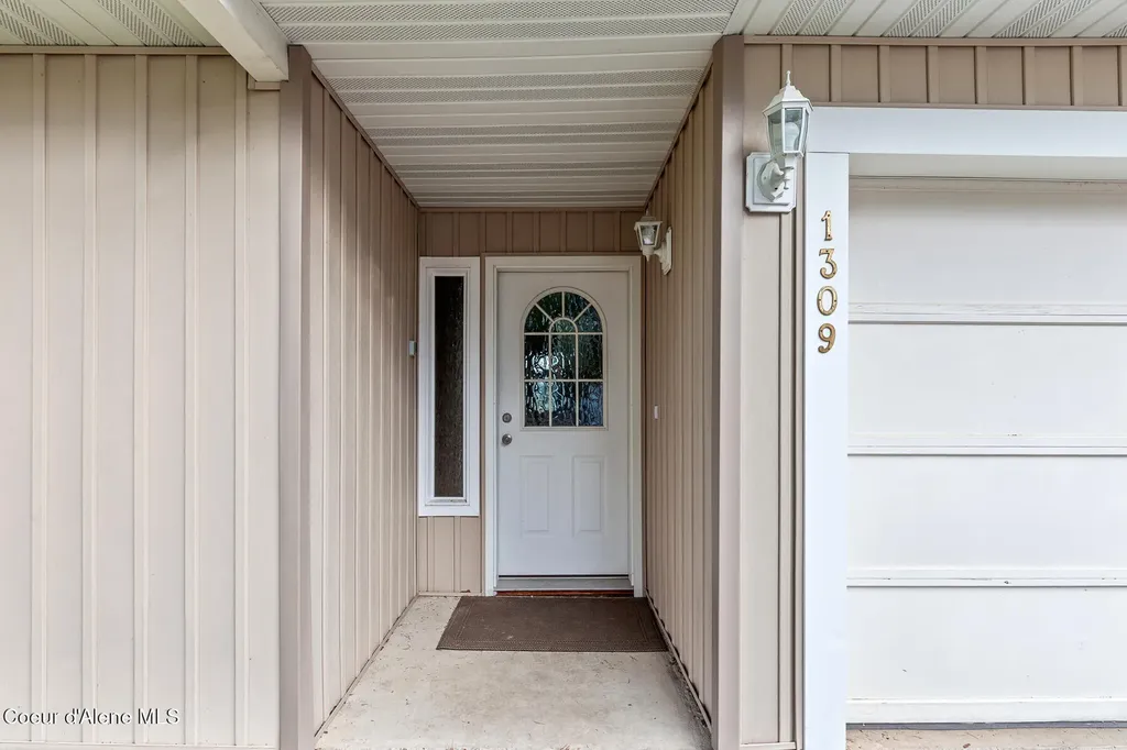 1309 Metaline Lane Sandpoint ID 83864