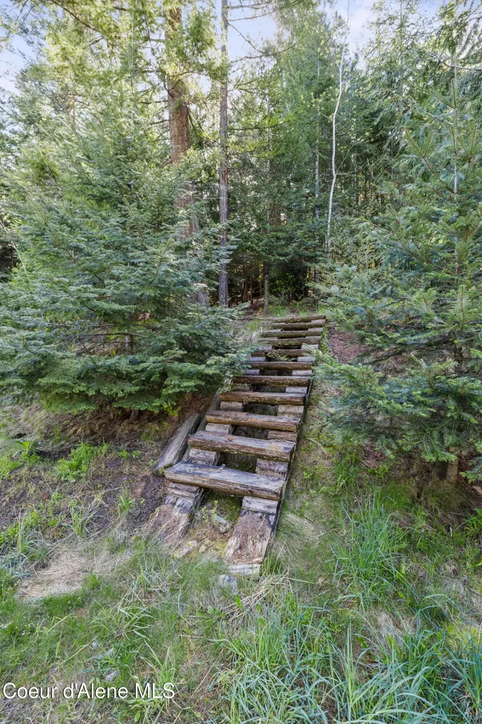 12052 S Diamond Road Harrison ID 83833