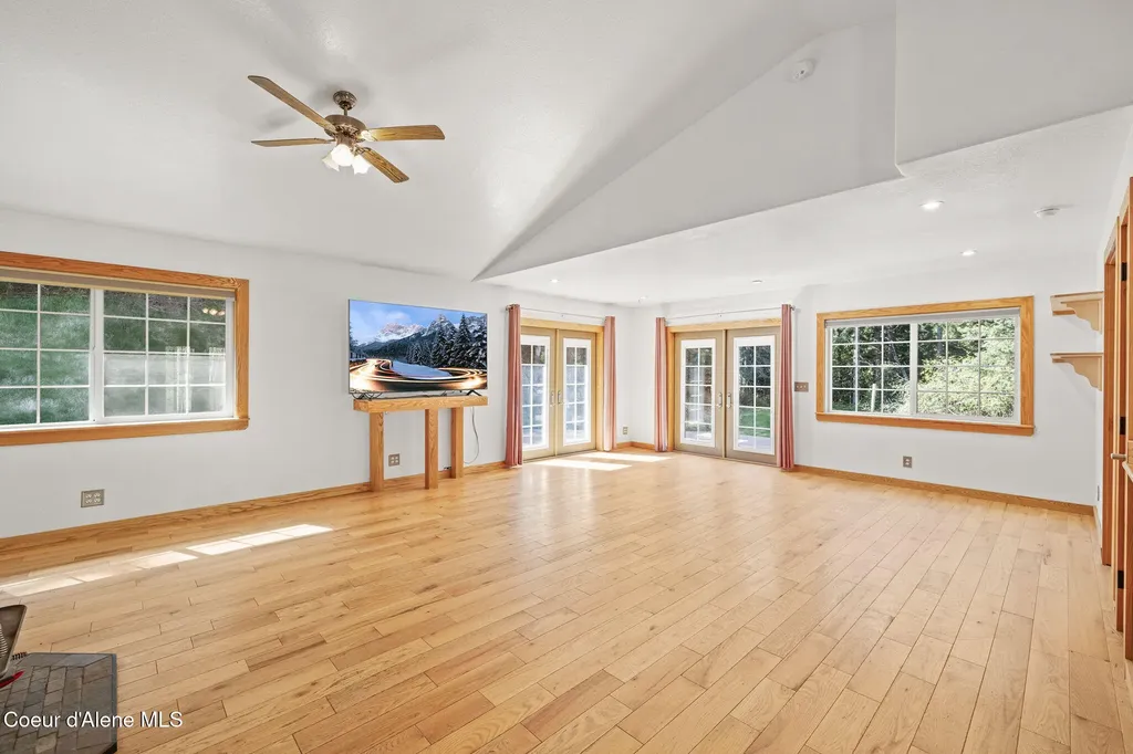 12052 S Diamond Road Harrison ID 83833