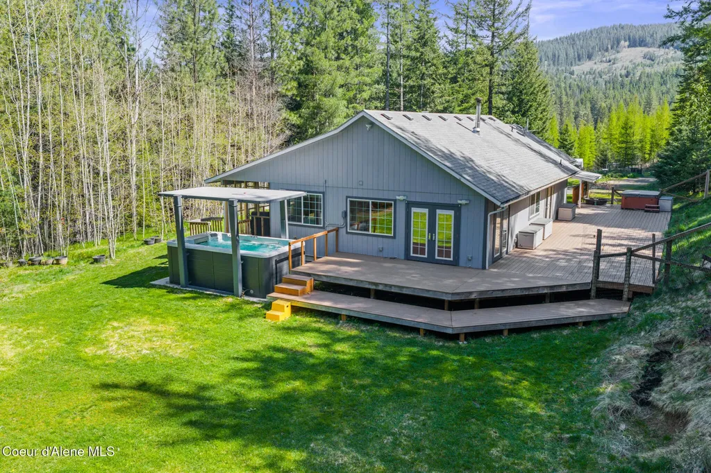 12052 S Diamond Road Harrison ID 83833