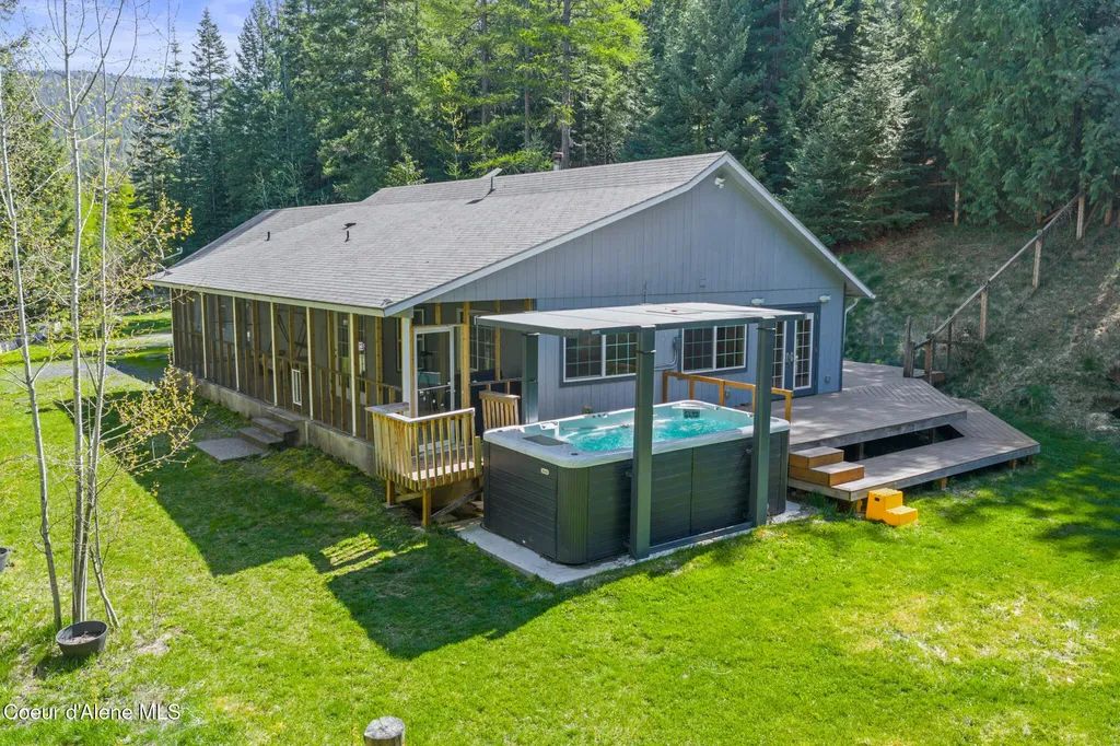 12052 S Diamond Road Harrison ID 83833