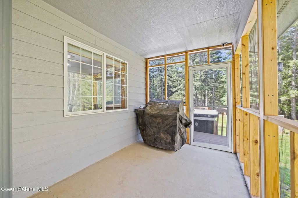 12052 S Diamond Road Harrison ID 83833