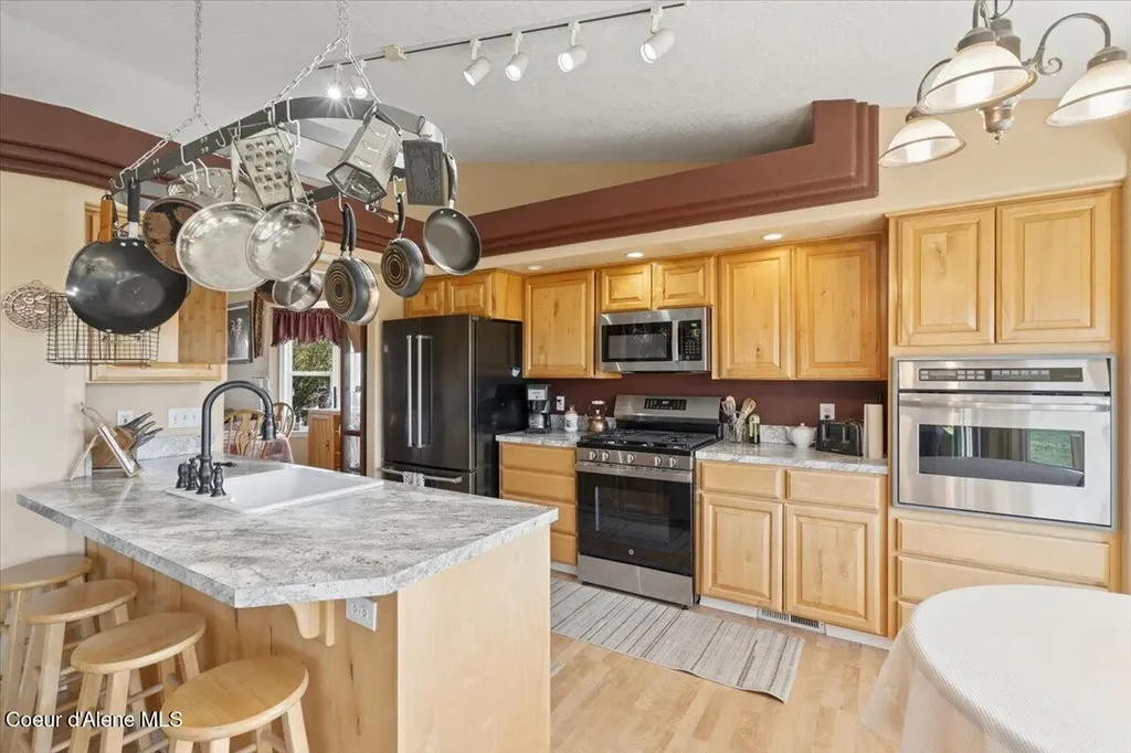 222 E Remington Road Athol ID 83801