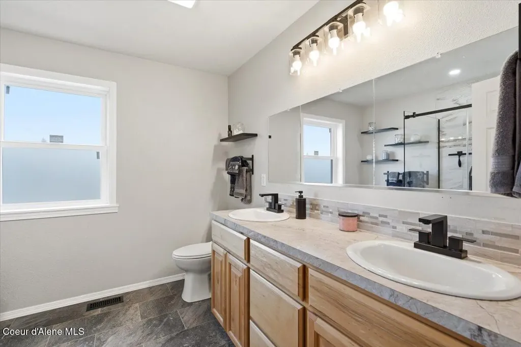 222 E Remington Road Athol ID 83801