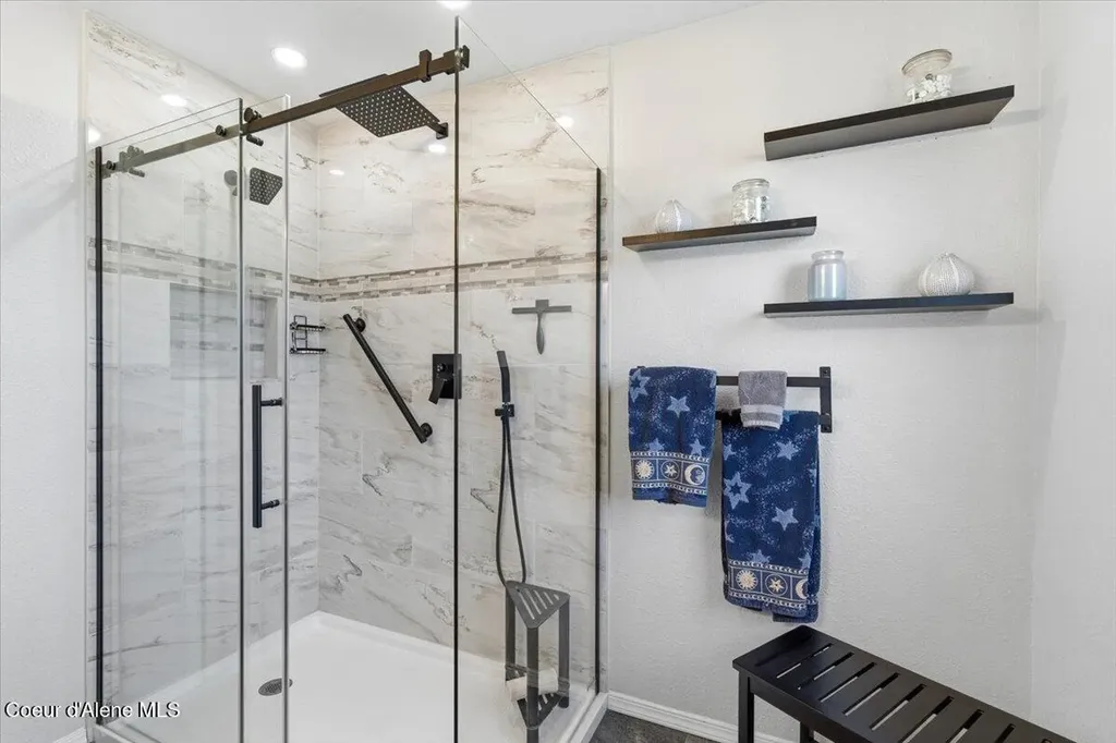 222 E Remington Road Athol ID 83801