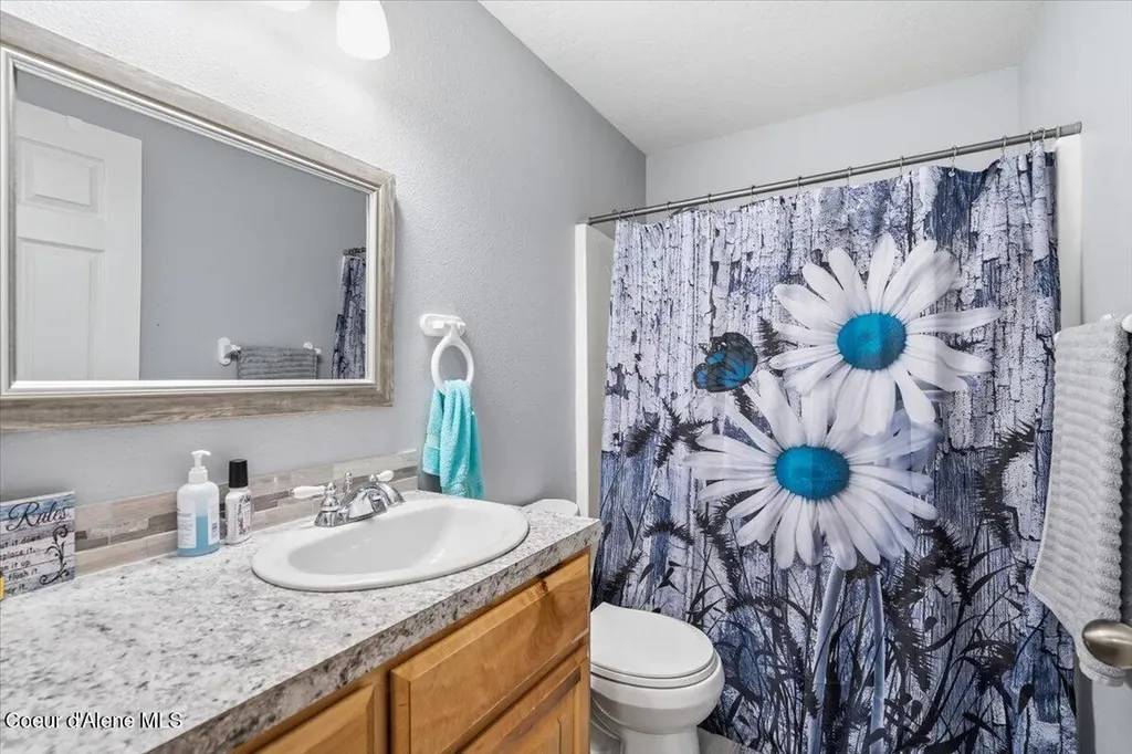 222 E Remington Road Athol ID 83801