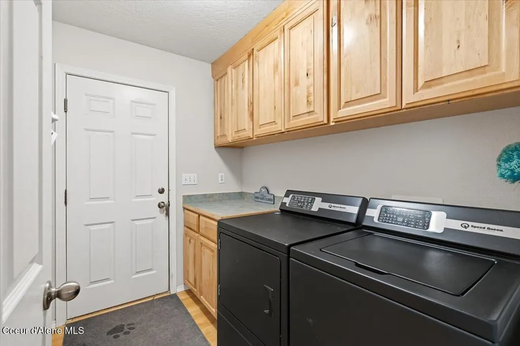 222 E Remington Road Athol ID 83801