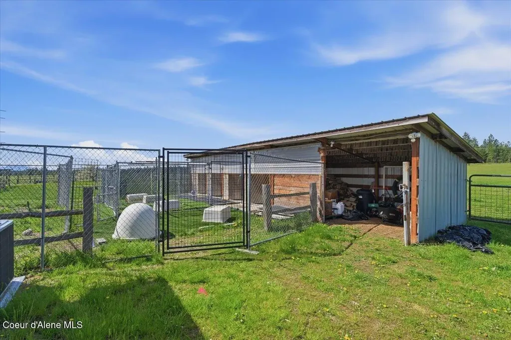 222 E Remington Road Athol ID 83801