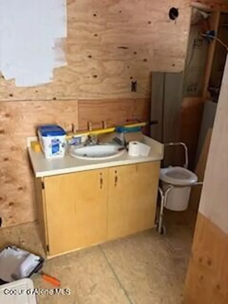 161 E Kamloop Avenue E Bayview ID 83803