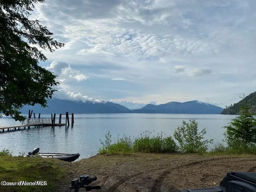 161 E Kamloop Avenue E Bayview ID 83803