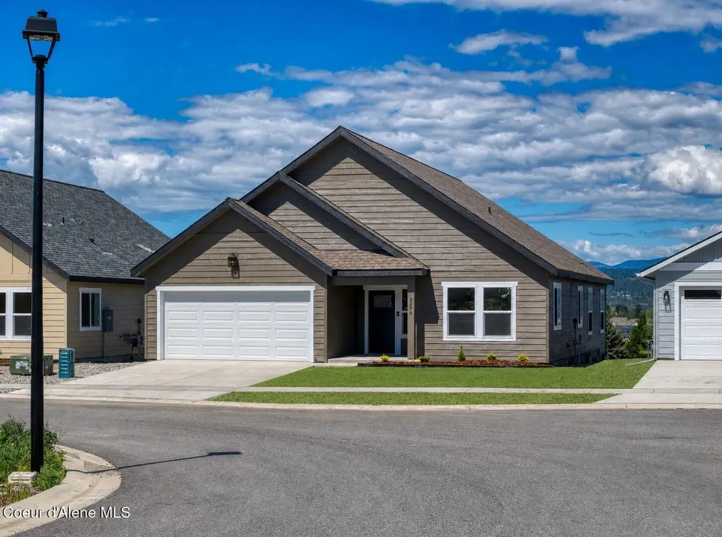 3596 N Blaze Loop Post Falls ID 83854
