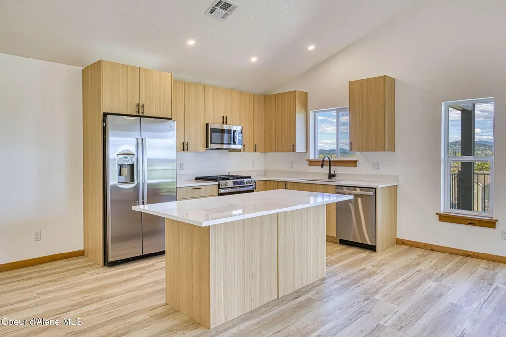 3596 N Blaze Loop Post Falls ID 83854