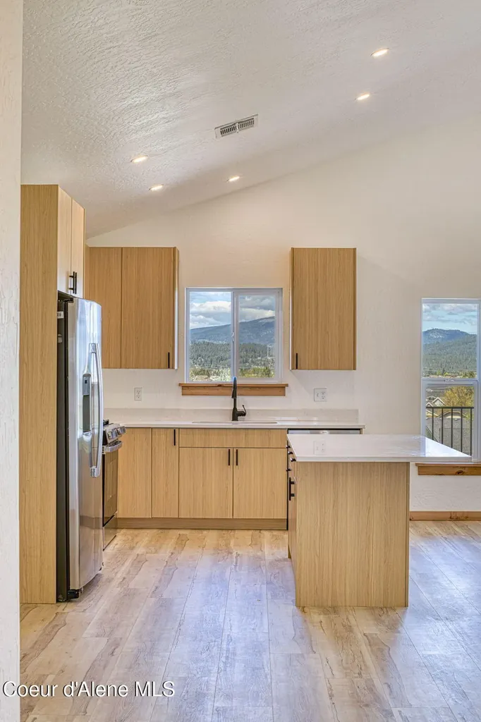 3596 N Blaze Loop Post Falls ID 83854