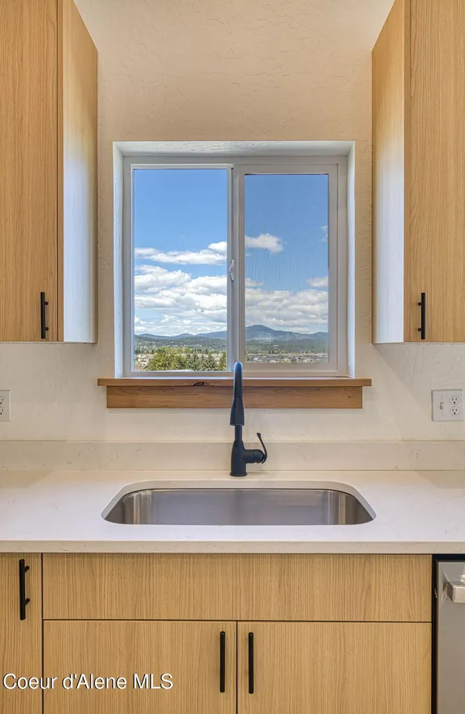 3596 N Blaze Loop Post Falls ID 83854