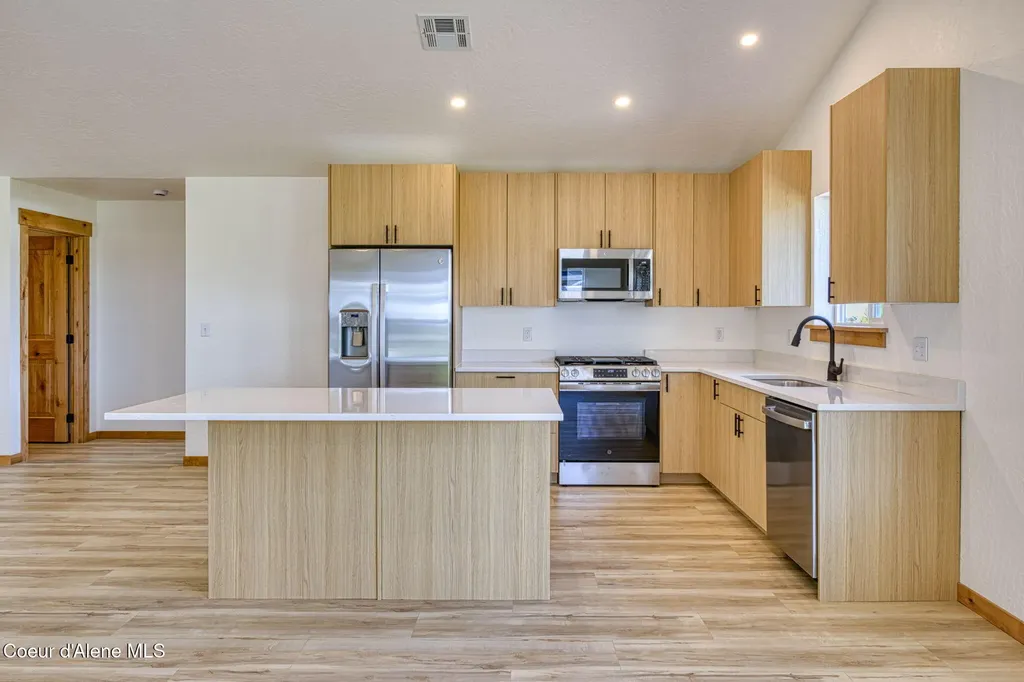 3596 N Blaze Loop Post Falls ID 83854