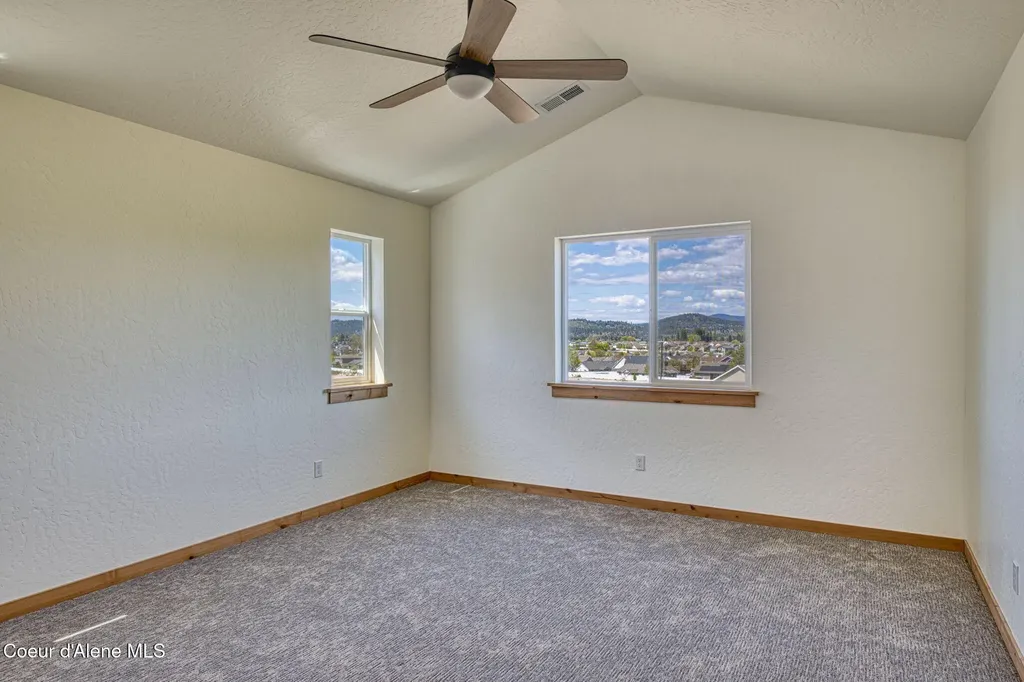 3596 N Blaze Loop Post Falls ID 83854
