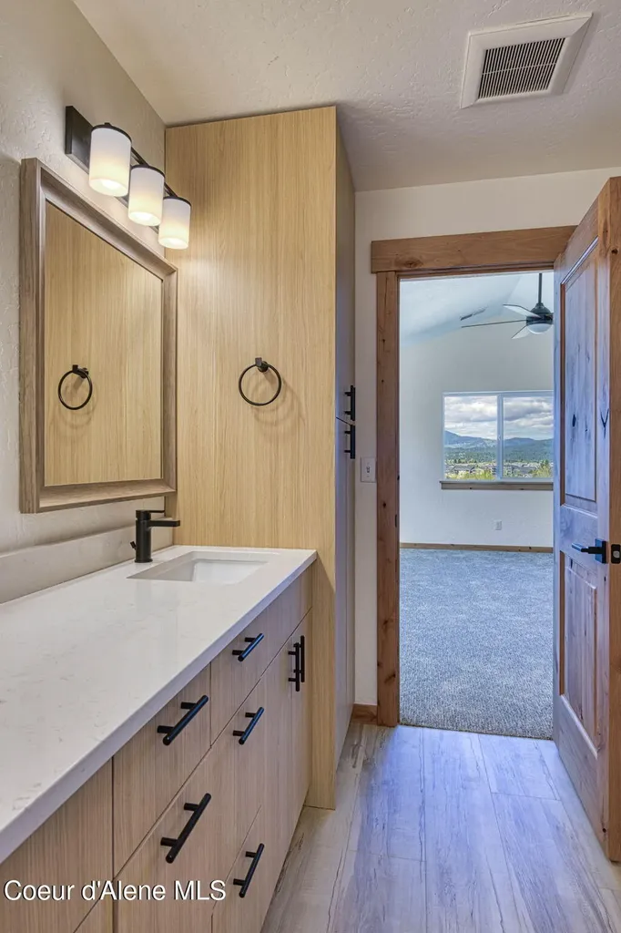 3596 N Blaze Loop Post Falls ID 83854