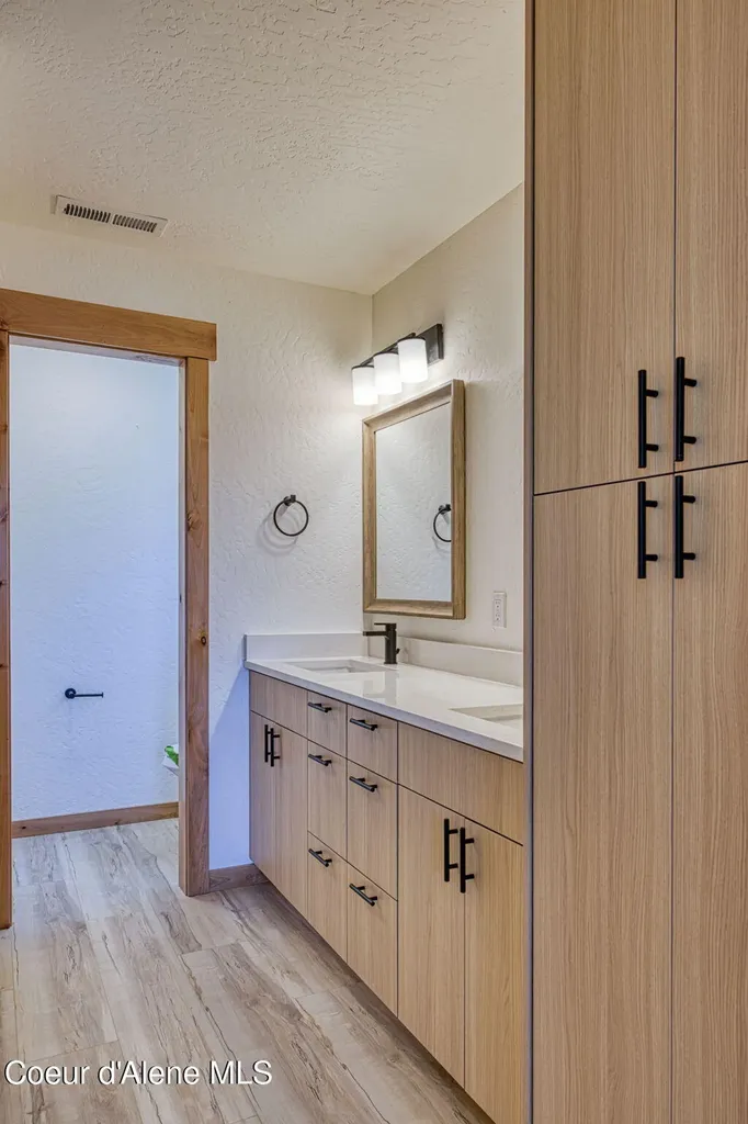 3596 N Blaze Loop Post Falls ID 83854