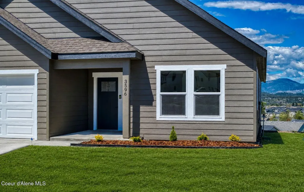 3596 N Blaze Loop Post Falls ID 83854