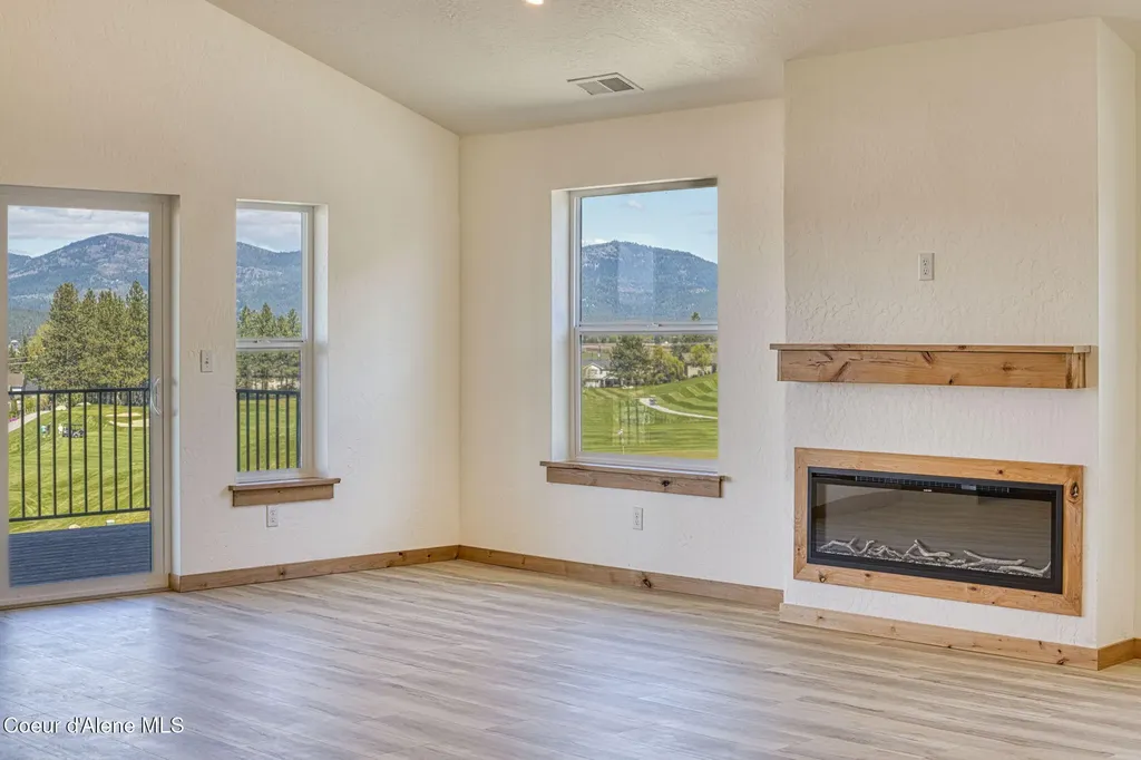 3596 N Blaze Loop Post Falls ID 83854