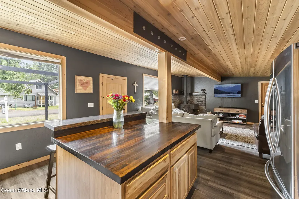 118 Timber Lane Nordman ID 83848