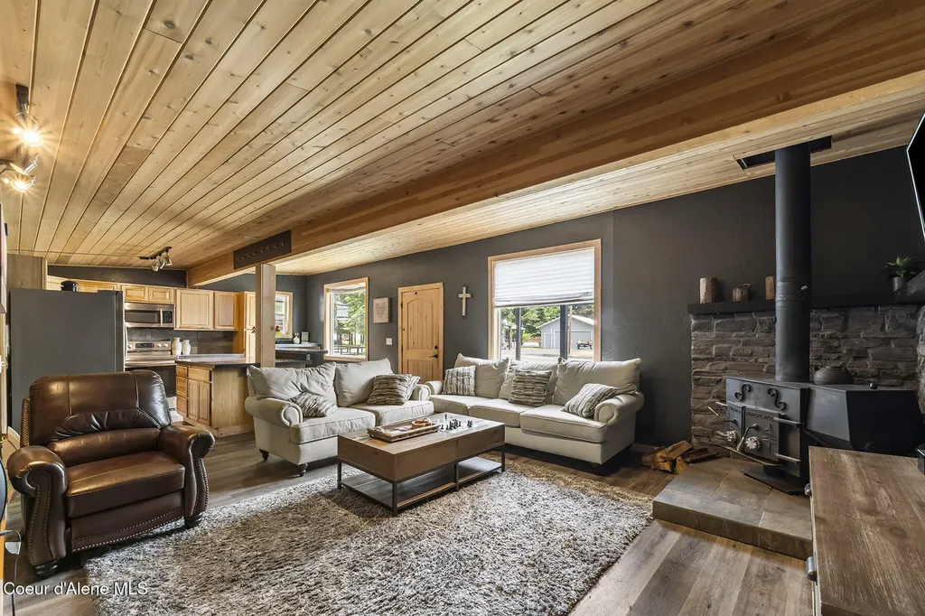 118 Timber Lane Nordman ID 83848