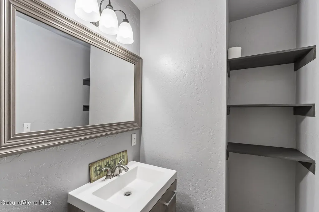118 Timber Lane Nordman ID 83848