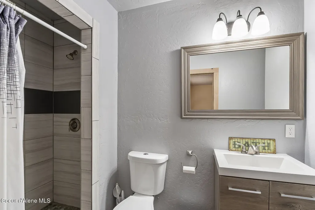 118 Timber Lane Nordman ID 83848