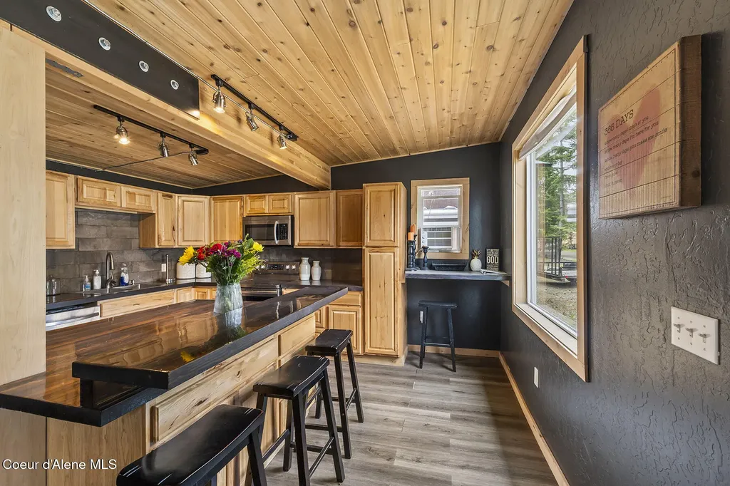 118 Timber Lane Nordman ID 83848