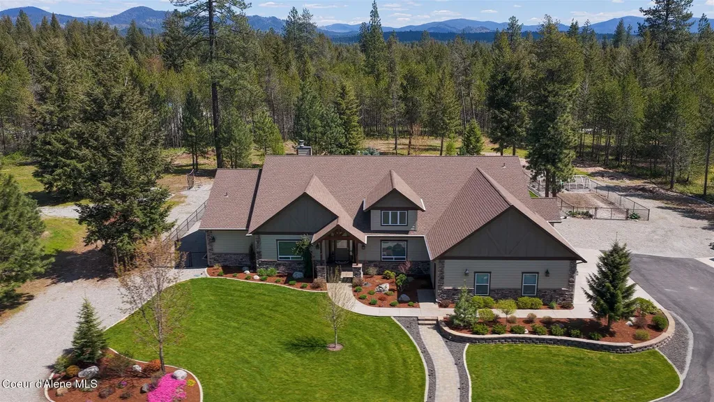 19398 N Ella Road Rathdrum ID 83858