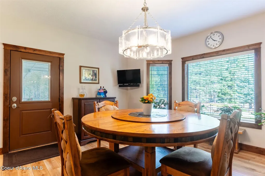 19398 N Ella Road Rathdrum ID 83858