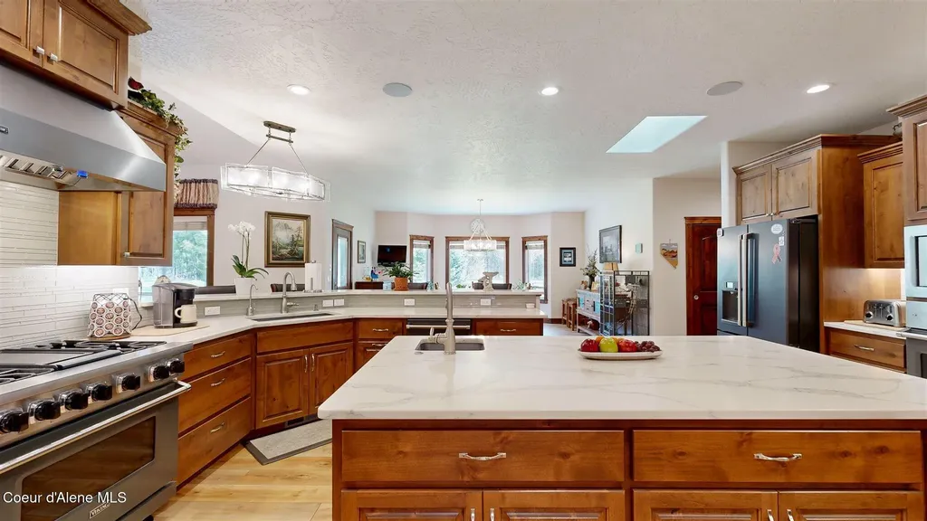 19398 N Ella Road Rathdrum ID 83858