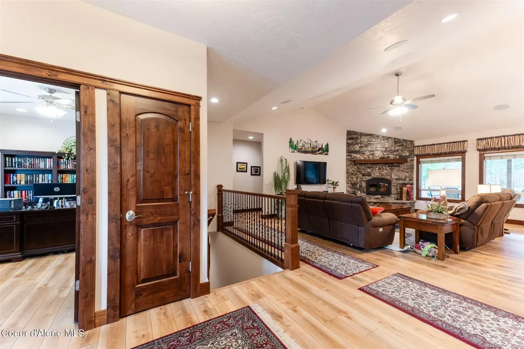 19398 N Ella Road Rathdrum ID 83858