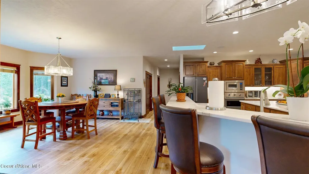 19398 N Ella Road Rathdrum ID 83858