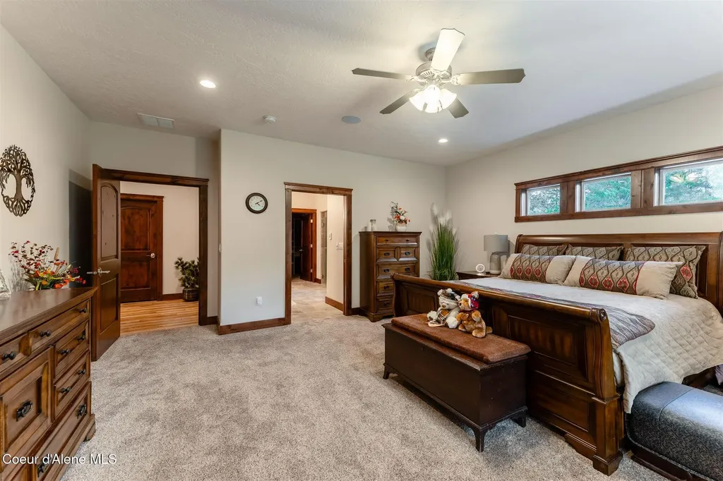 19398 N Ella Road Rathdrum ID 83858