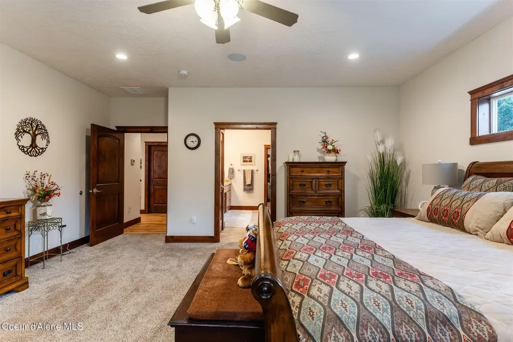19398 N Ella Road Rathdrum ID 83858