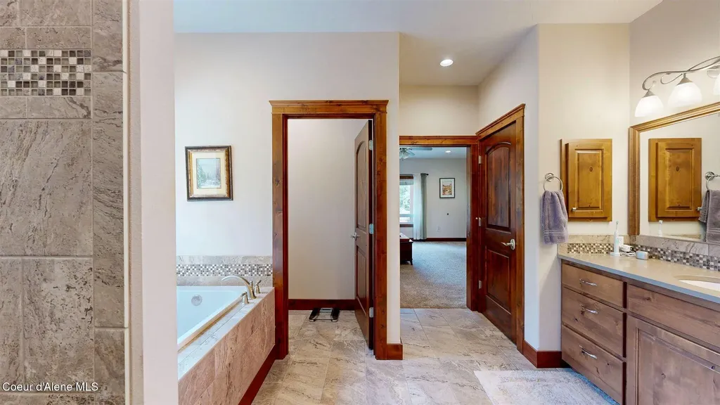 19398 N Ella Road Rathdrum ID 83858