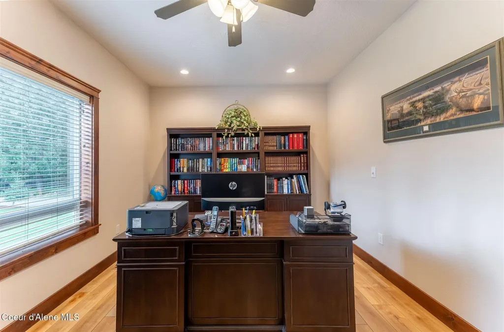 19398 N Ella Road Rathdrum ID 83858